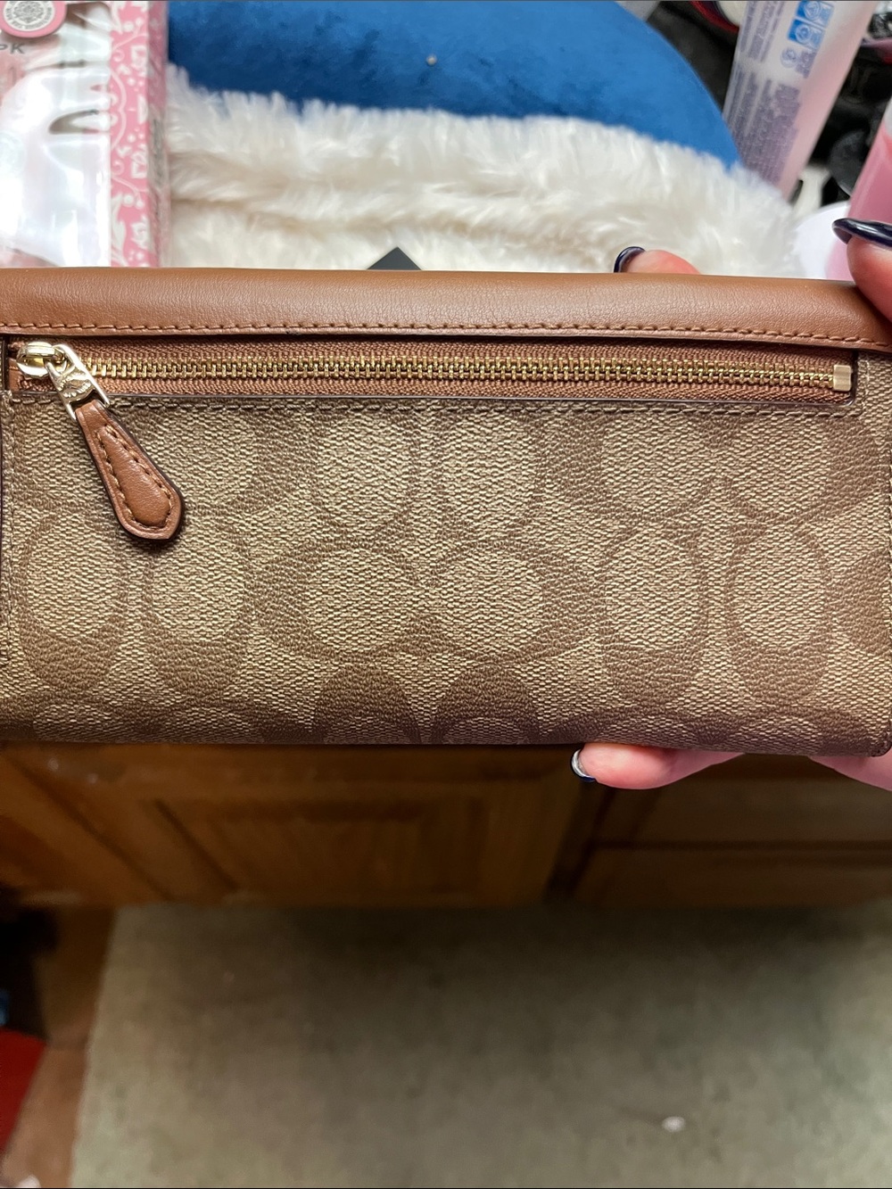 EUC Coach Two-Tone Brown PVC Tri fold Wallet with NWT Coach Earrings & RPK set - Picture 10 of 16